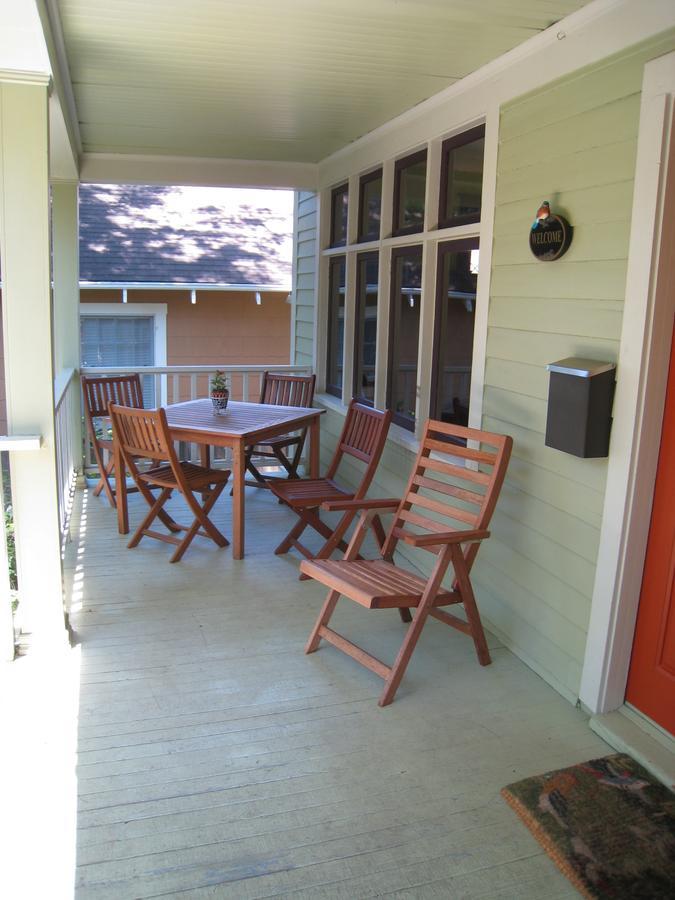 Bluebird Inn 2*